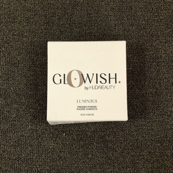 Huda Beauty GloWish Luminous Pressed Powder 06 Medium Tan - Picture 2 of 9